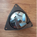 Насос водяной HYUNDAI R300LC-9S 3973114 Насос водяной HYUNDAI R300LC-9S 3973114